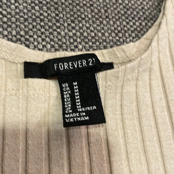 Bundle of 6 Crop Tops - Picture 8 of 16